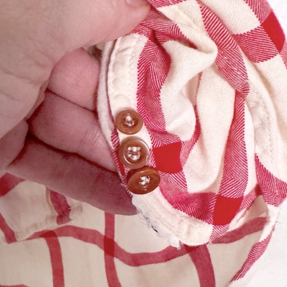 J. CREW VINTAGE RED AND WHITE STRIPED BOYFRIEND SHIRT SZ 6 - Picture 9 of 9